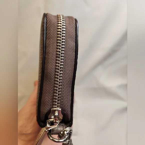 Michael Kors Pebbled Leather Continental Wallet/Wristlet NWOT - Picture 8 of 15